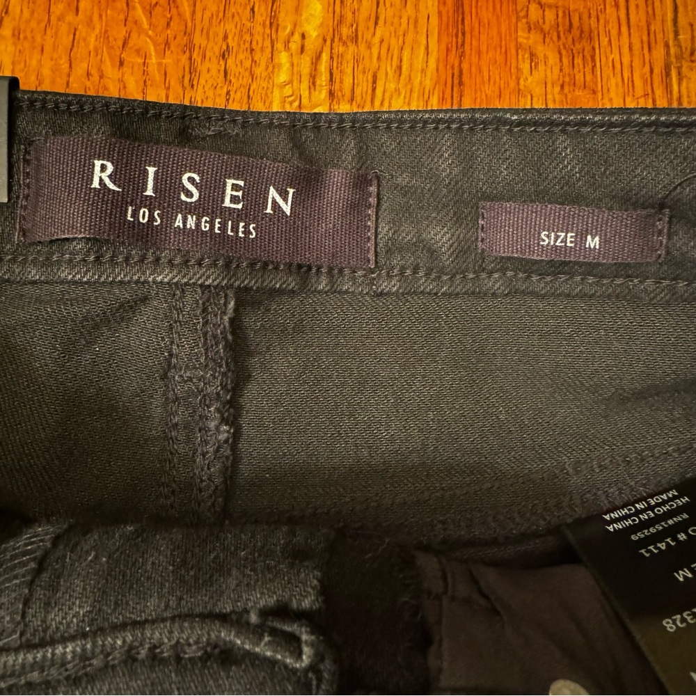 NWT Risen High Rise Rolled Up Shorts Size Medium - Picture 4 of 13